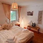 Chillhaus Pear Mountain By Aa Homes