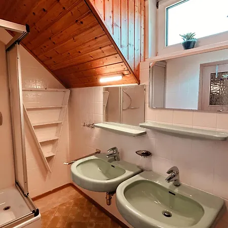Chillhaus Pear Mountain * Birnberg
