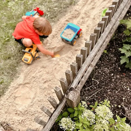 Chillhaus Pear Mountain By Aa Homes