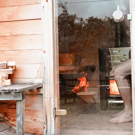 Chillhaus Pear Mountain By Aa Homes