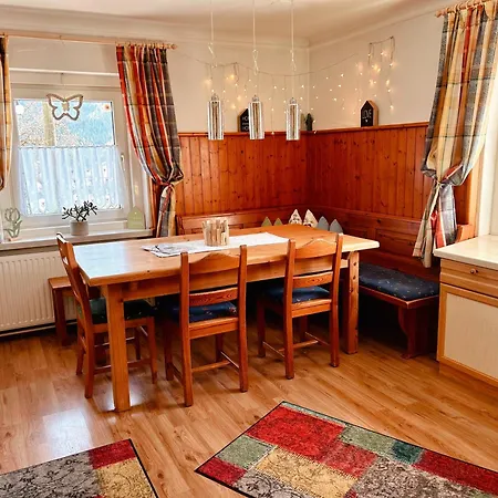 Chillhaus Pear Mountain By Aa Homes