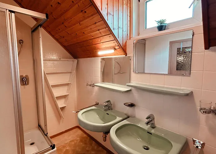 Chillhaus Pear Mountain By Aa Homes * Birnberg