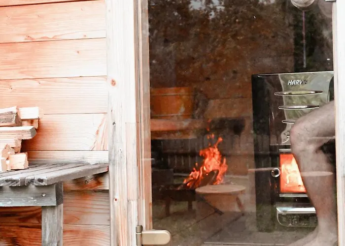 Chillhaus Pear Mountain By Aa Homes