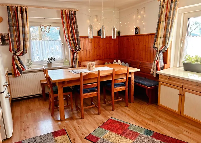 Chillhaus Pear Mountain By Aa Homes